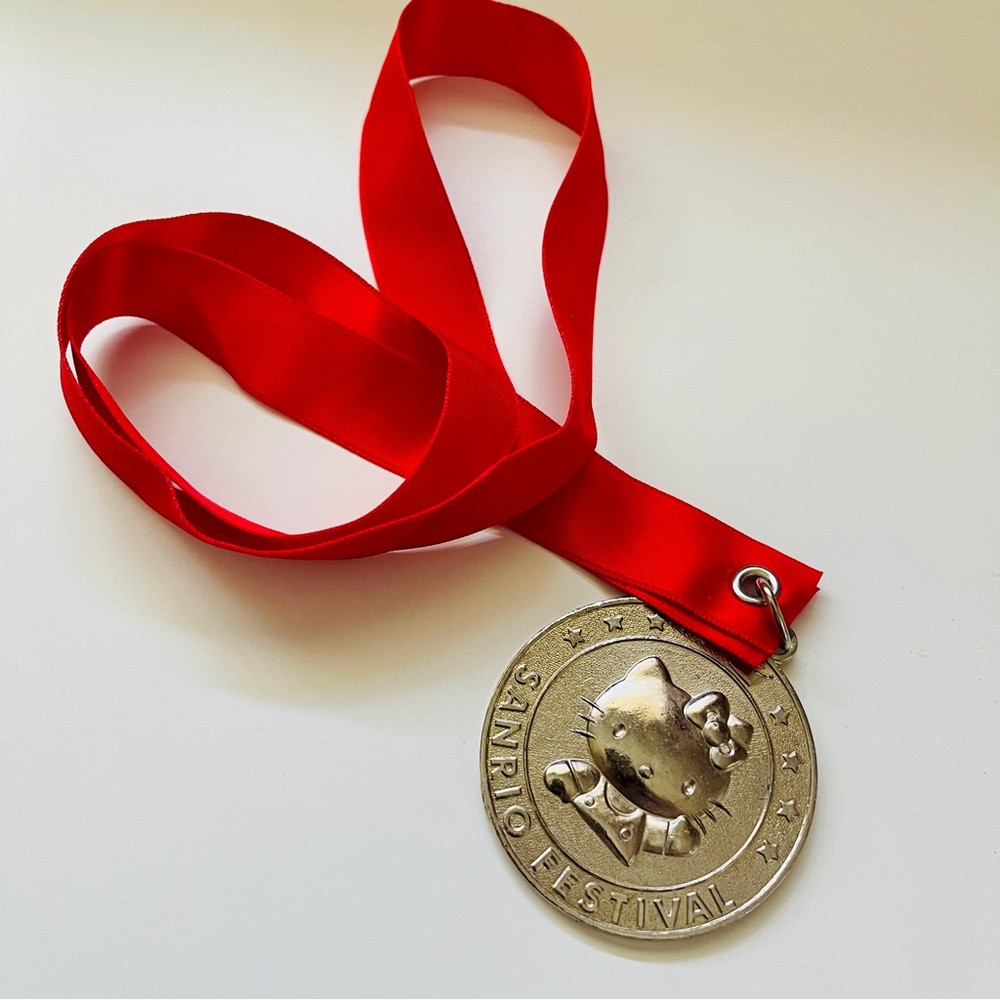 vintage 1990 Sanrio Festival Medal - Hello Kitty